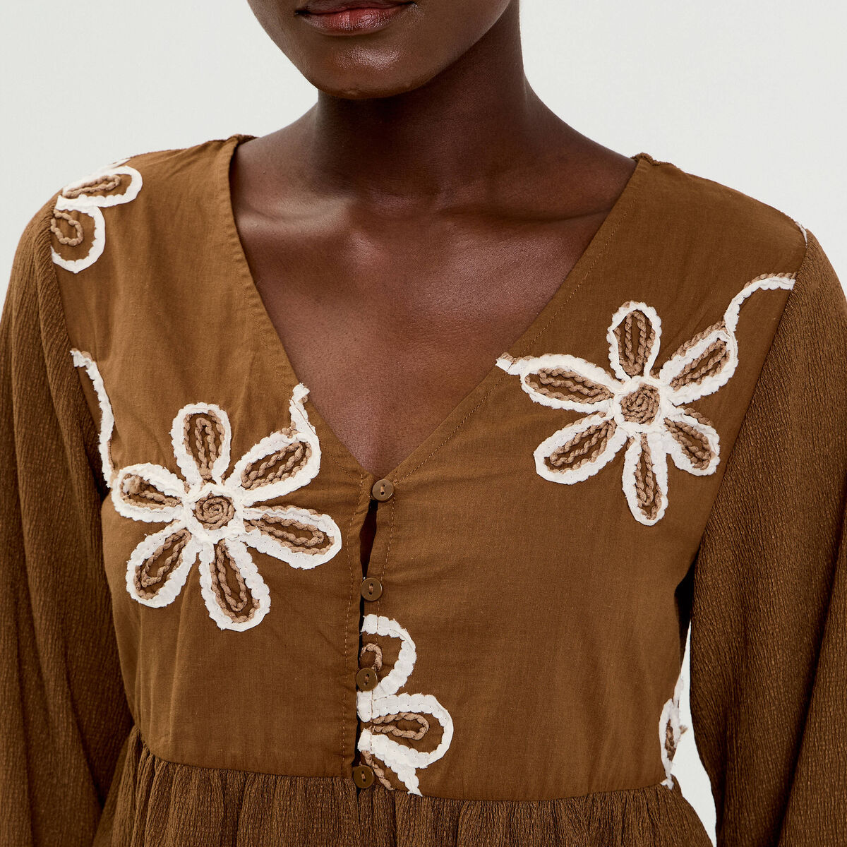 Blouse brod&eacute;e marron fonc&eacute; femme