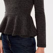Pull ajust&eacute; court manches longues gris fonc&eacute; femme