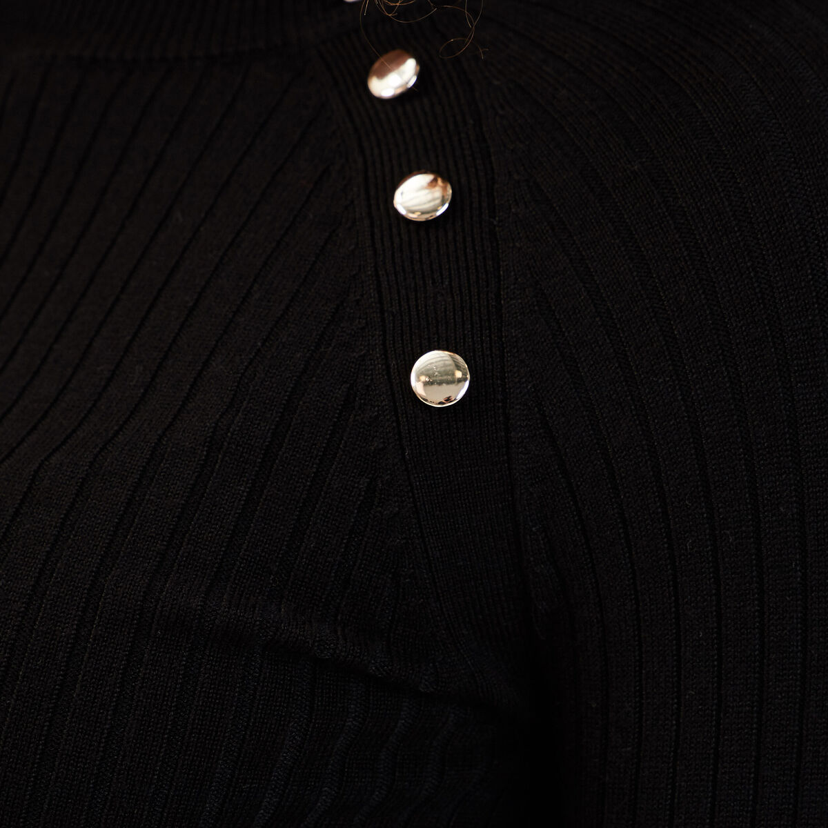 Pull côtelé avec boutons noir femme