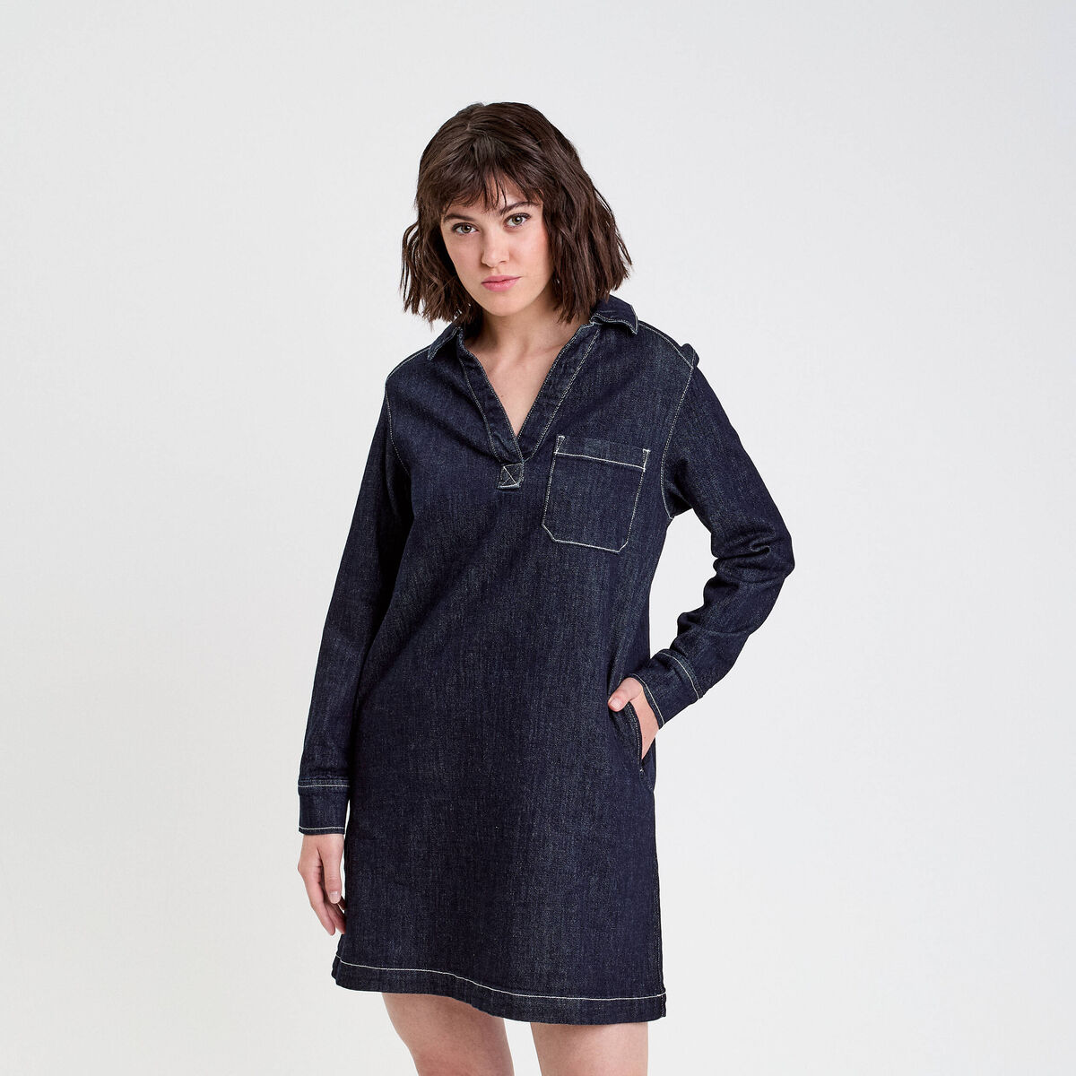 Robe droite courte col v en jean denim brut femme