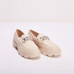 Mocassins crantés avec chaînes sable femme