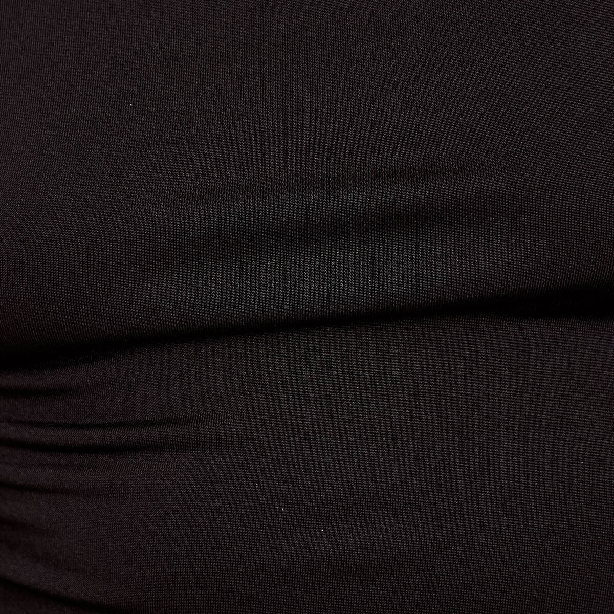 Body ajust&eacute; d&eacute;collet&eacute; sans manches noir femme