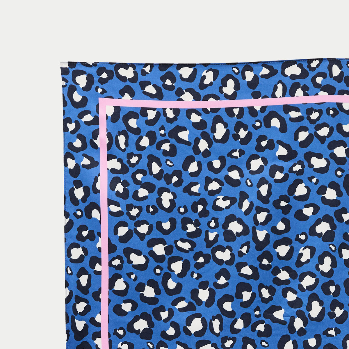 Foulard carr&eacute; satin bleu fonc&eacute; femme