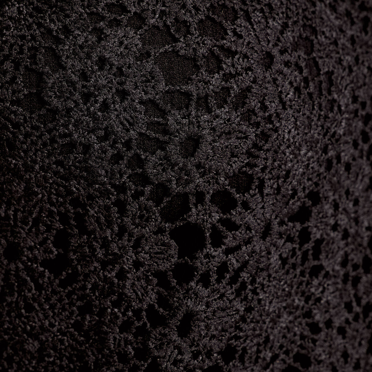 Gilet macramé boutonné noir femme