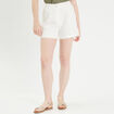 Short ajusté avec pinces ecru femme