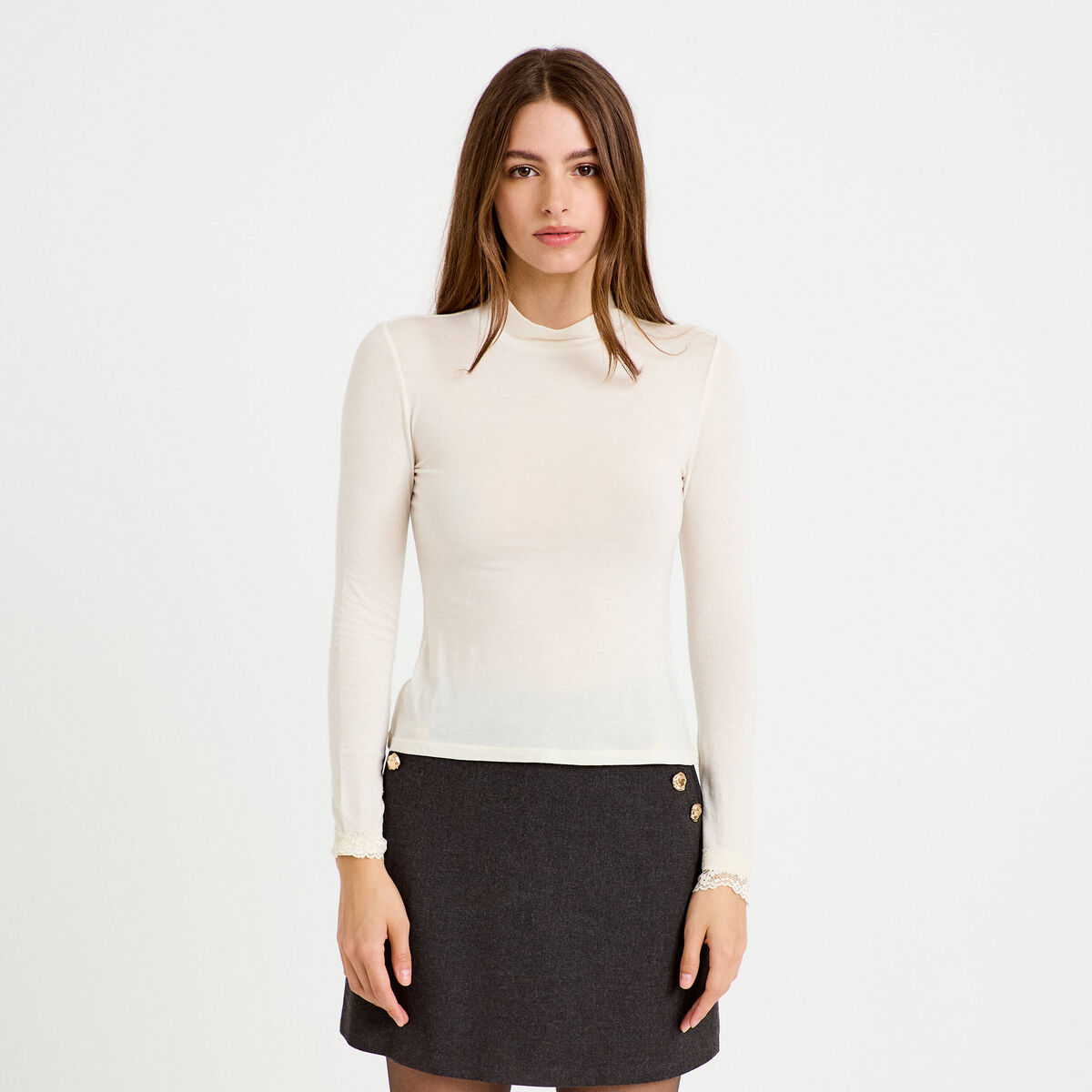 T-shirt ajust&eacute; col roul&eacute; dentelle ecru femme