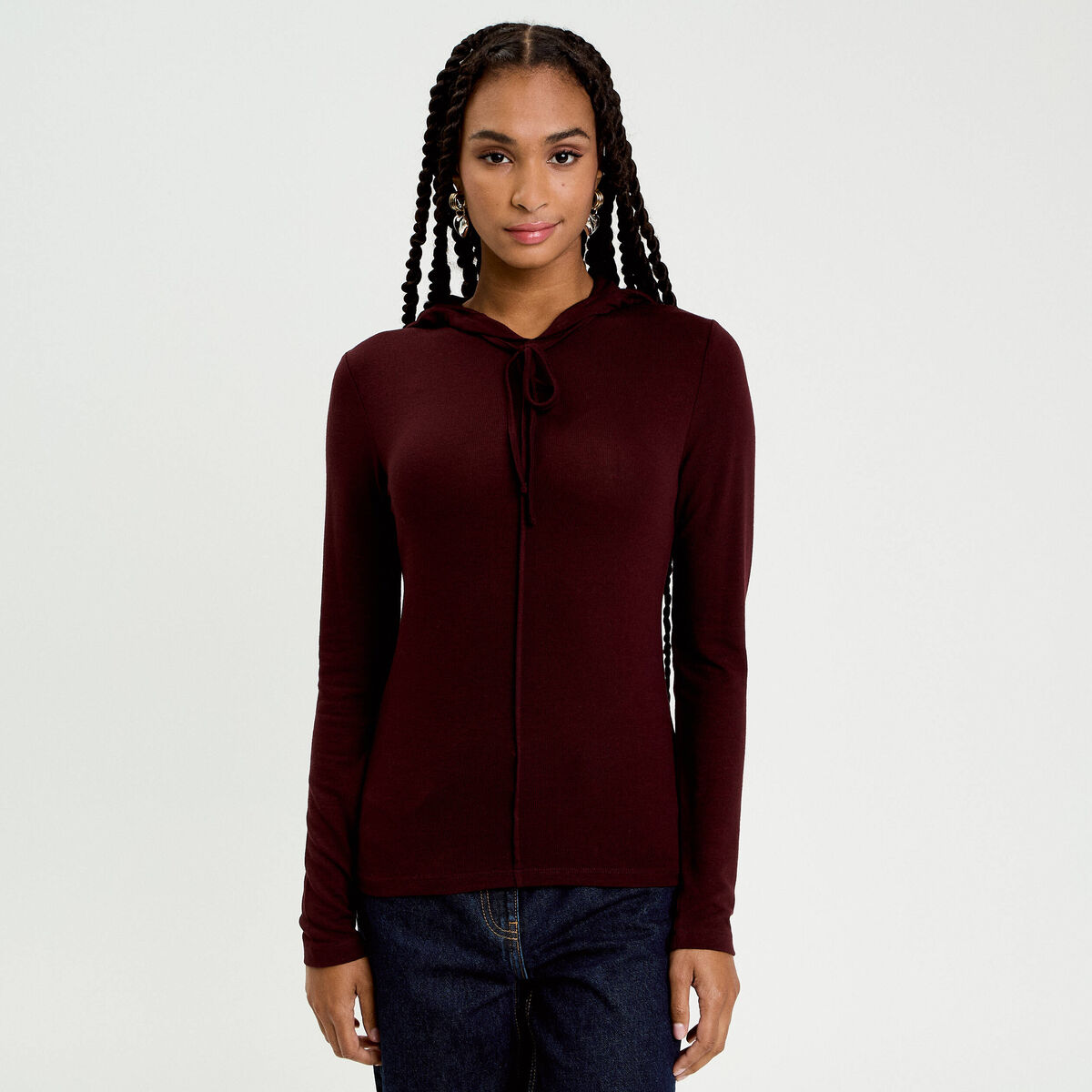 Pull &agrave; capuche rouge fonc&eacute; femme