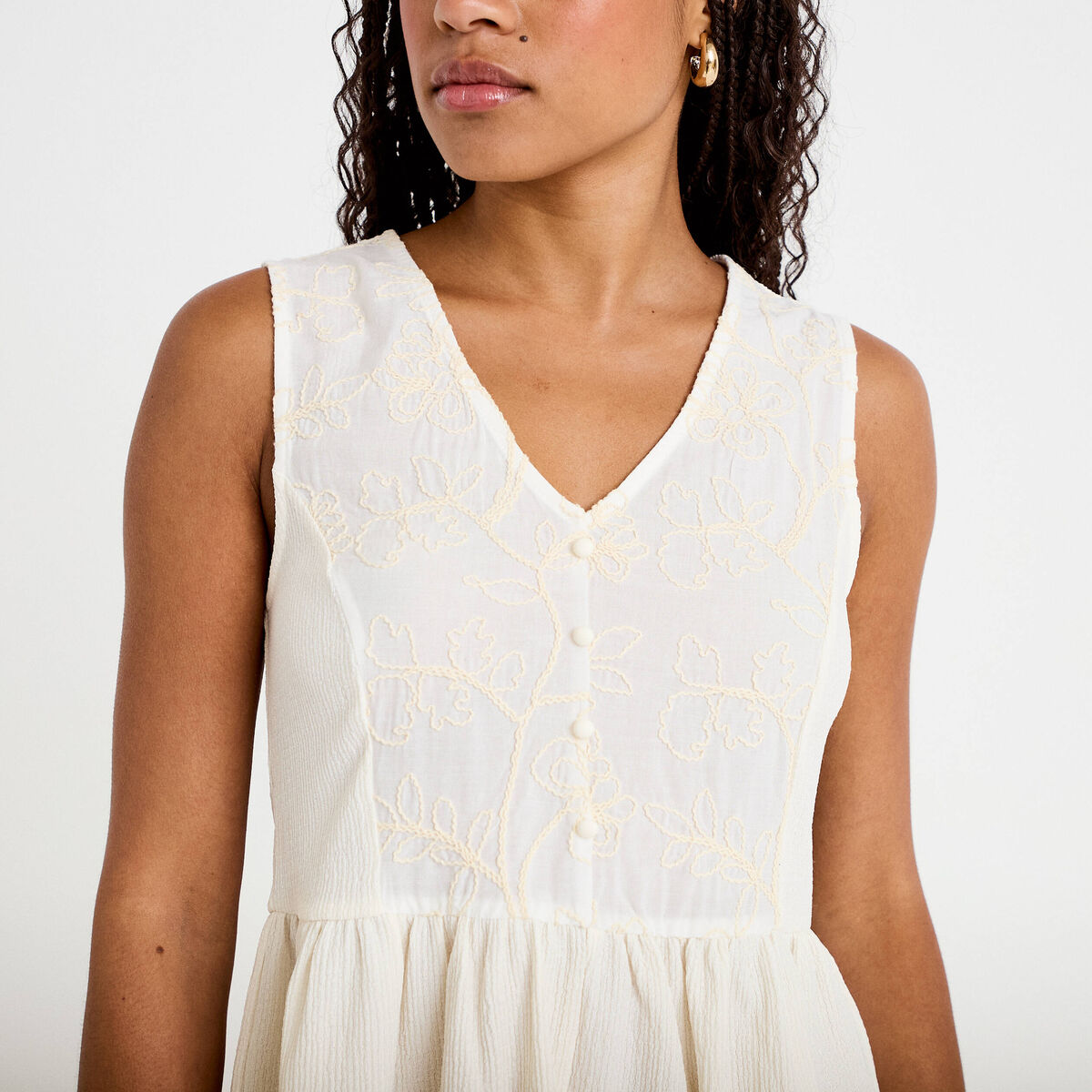 Blouse cintr&eacute;e sans manches col v ecru femme