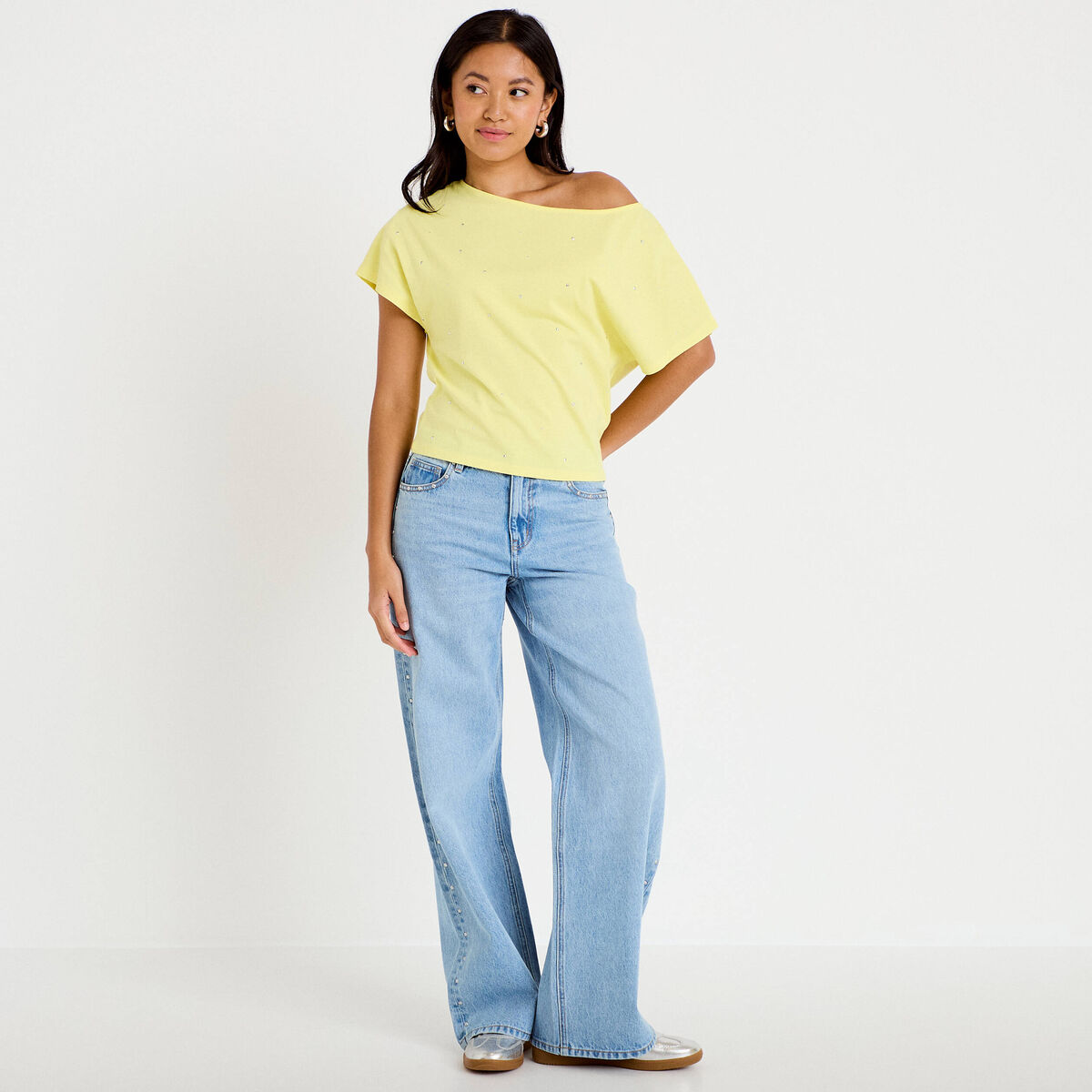 Jean d&eacute;tails clout&eacute;s denim bleach femme