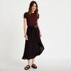 Jupe &eacute;vas&eacute;e longueur 3/4 avec bijou noir femme