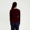 Pull &agrave; capuche rouge fonc&eacute; femme