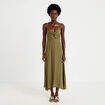Robe longue &eacute;vas&eacute;e col v satin&eacute;e vert kaki femme