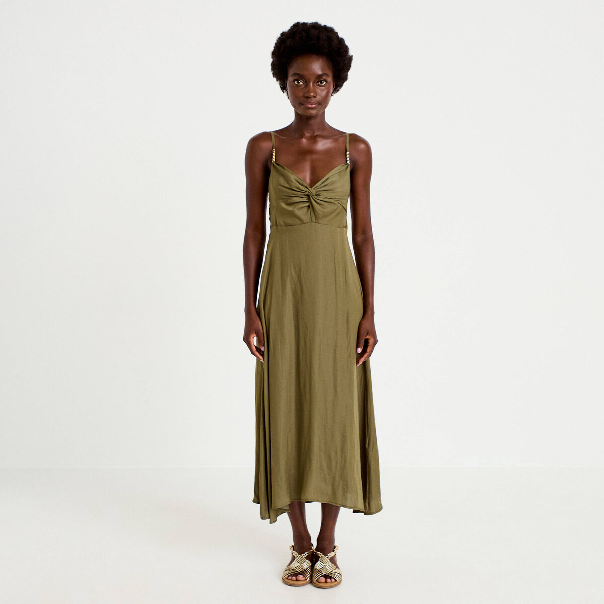 Robe longue &eacute;vas&eacute;e col v satin&eacute;e vert kaki femme