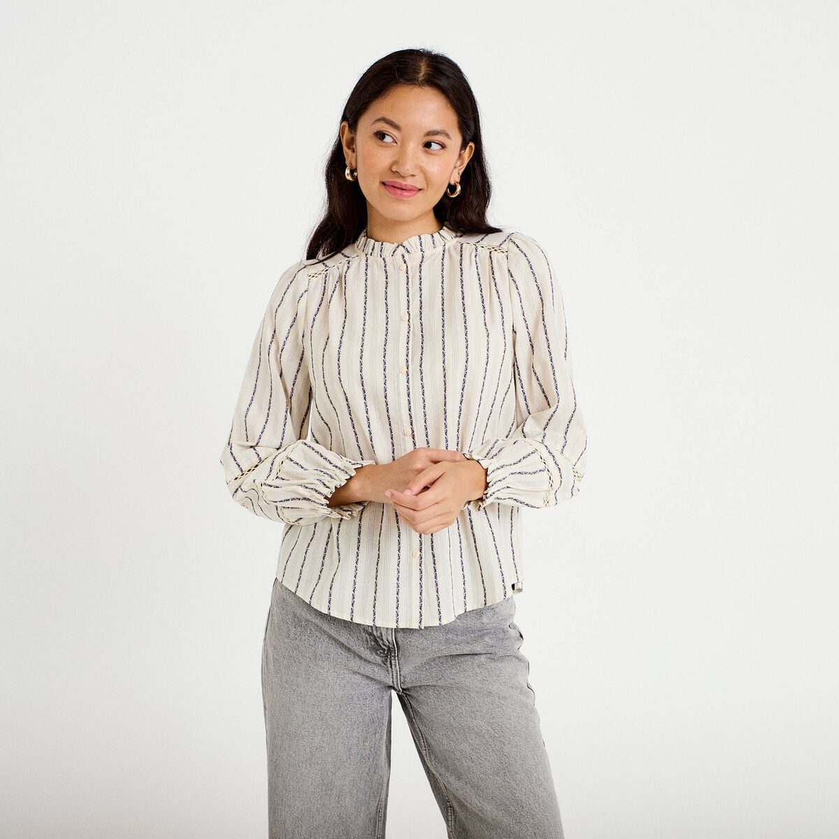 Blouse ajour&eacute;e manches longues blanc femme