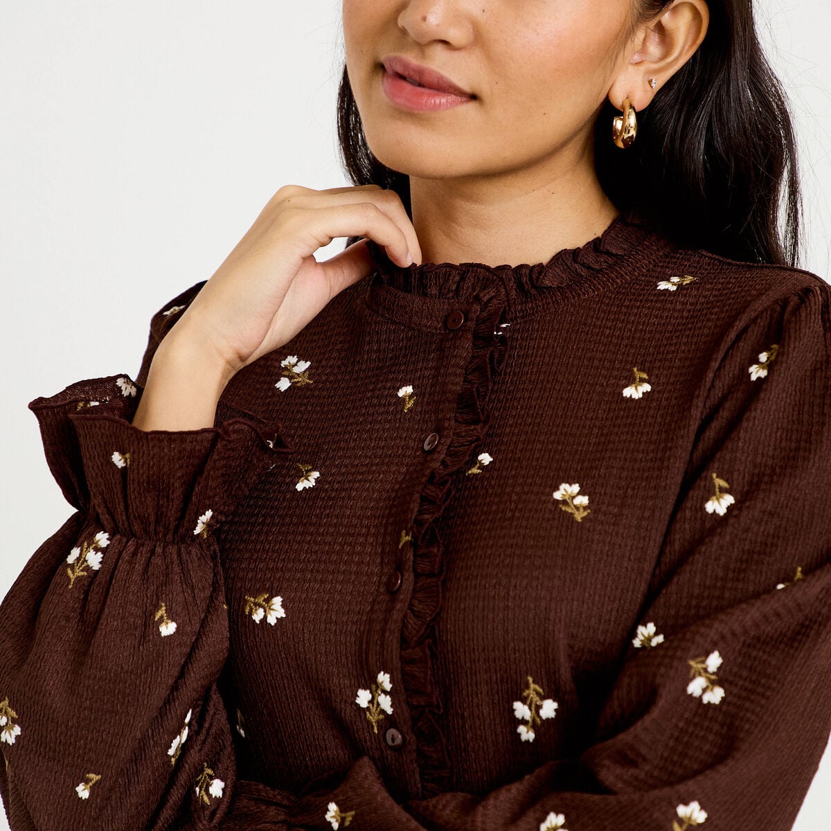 Chemise droite broderie manches longues marron fonc&eacute; femme