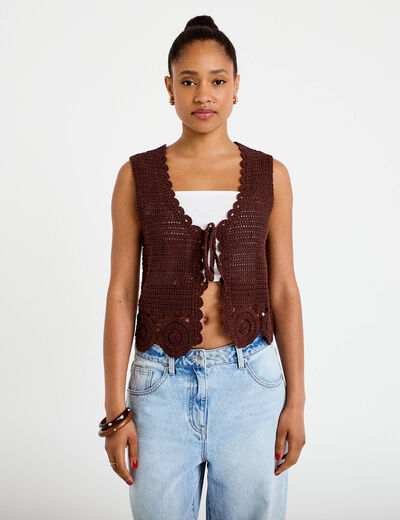 Gilet ajust&eacute; court sans manches col v marron fonc&eacute; femme