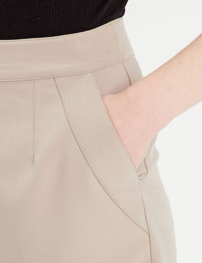 Short ajusté beige femme