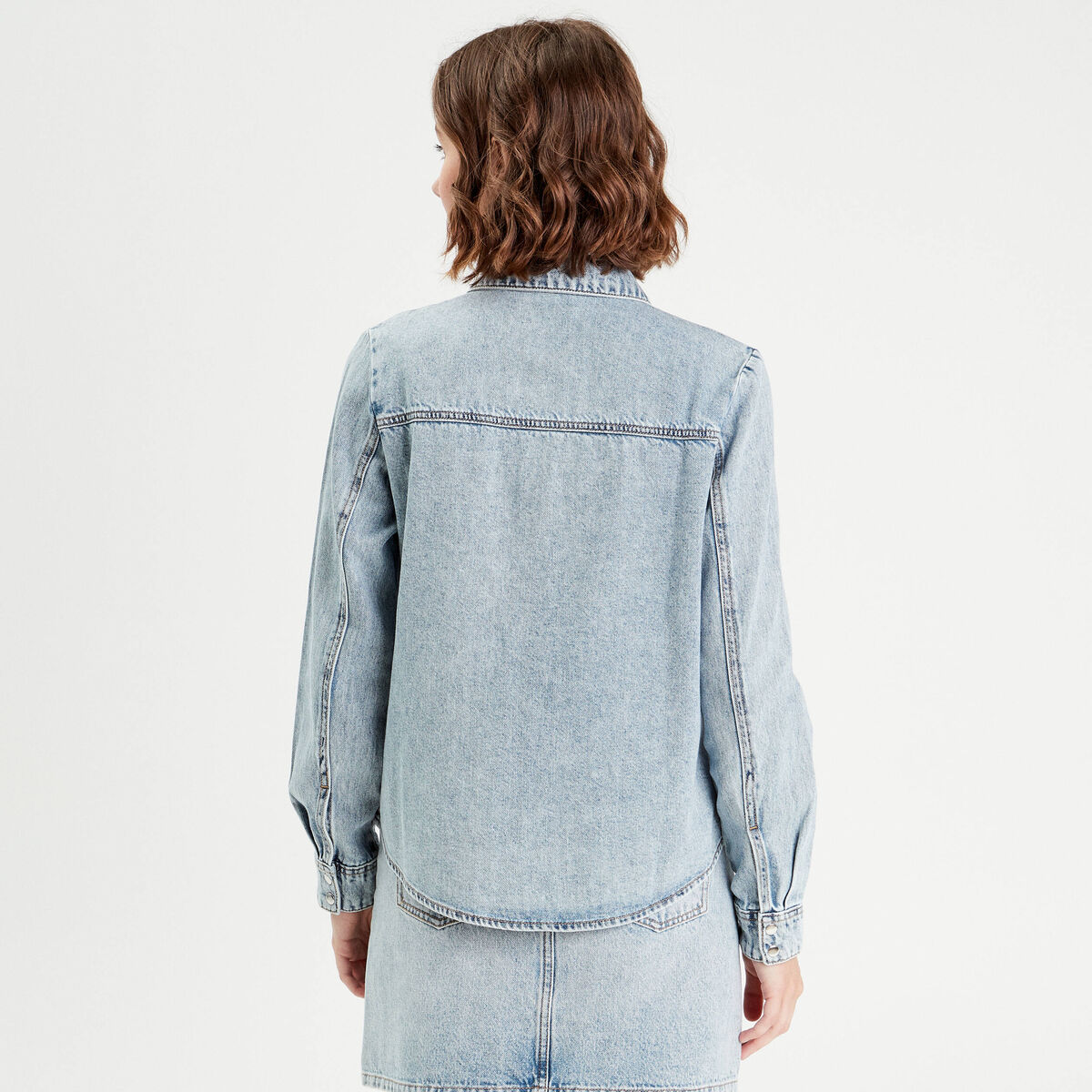 Chemise en jean avec clous denim bleach femme