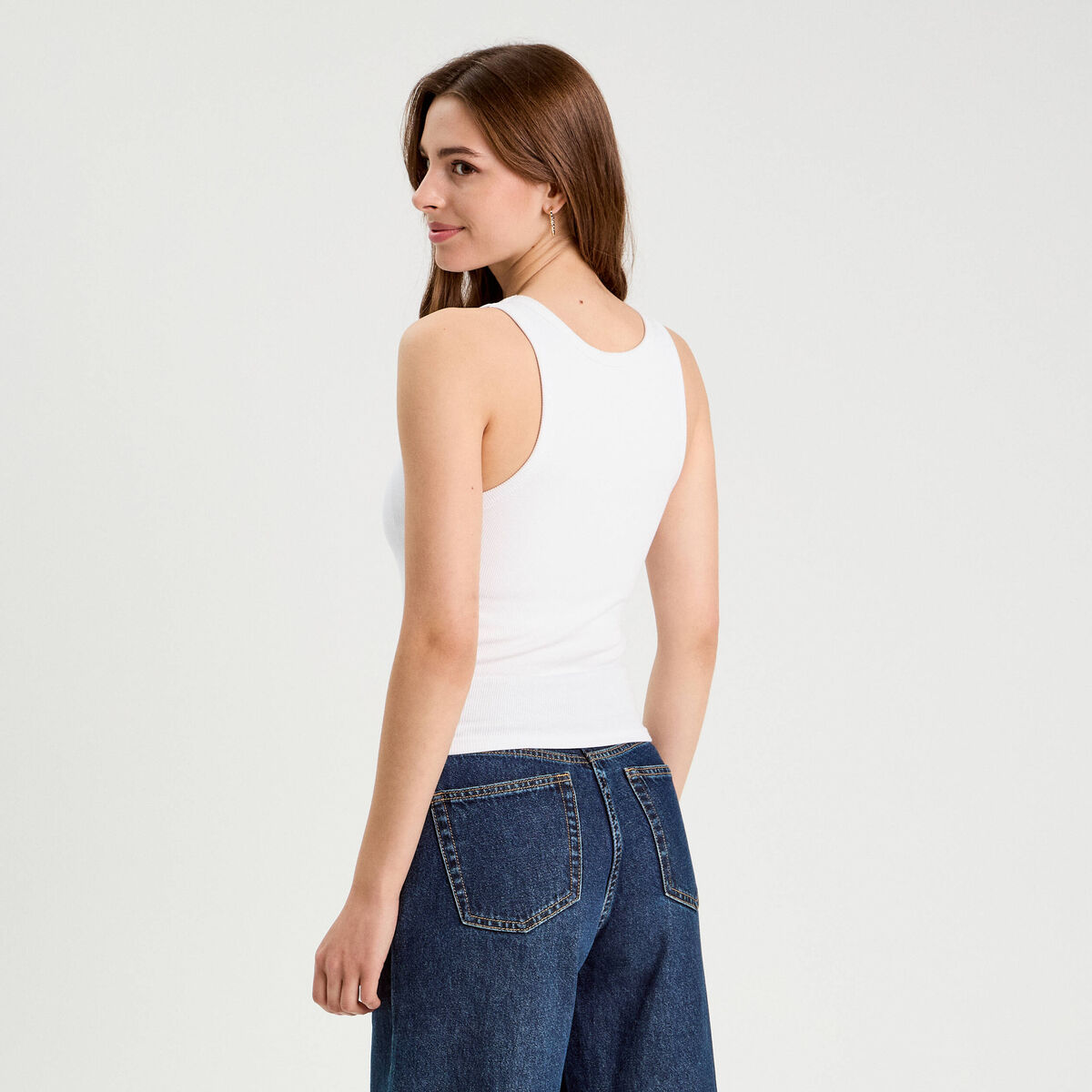 D&eacute;bardeur c&ocirc;tel&eacute; avec brassi&egrave;re int&eacute;gr&eacute;e blanc femme