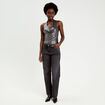 Top ajust&eacute; sans manches col b&eacute;nitier gris argent femme