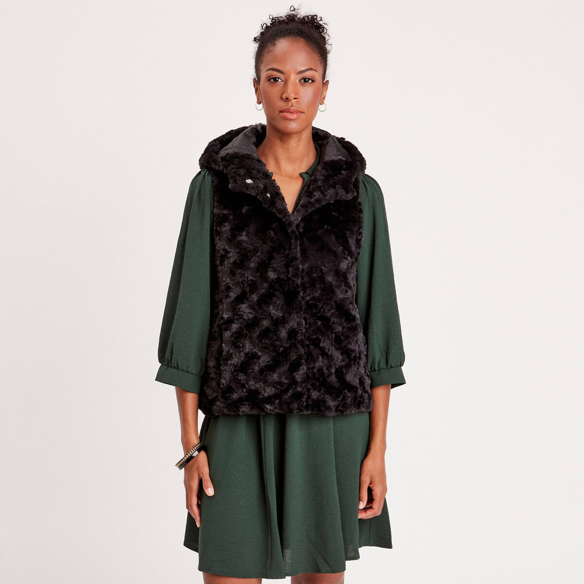 Veste droite à capuche noir femme