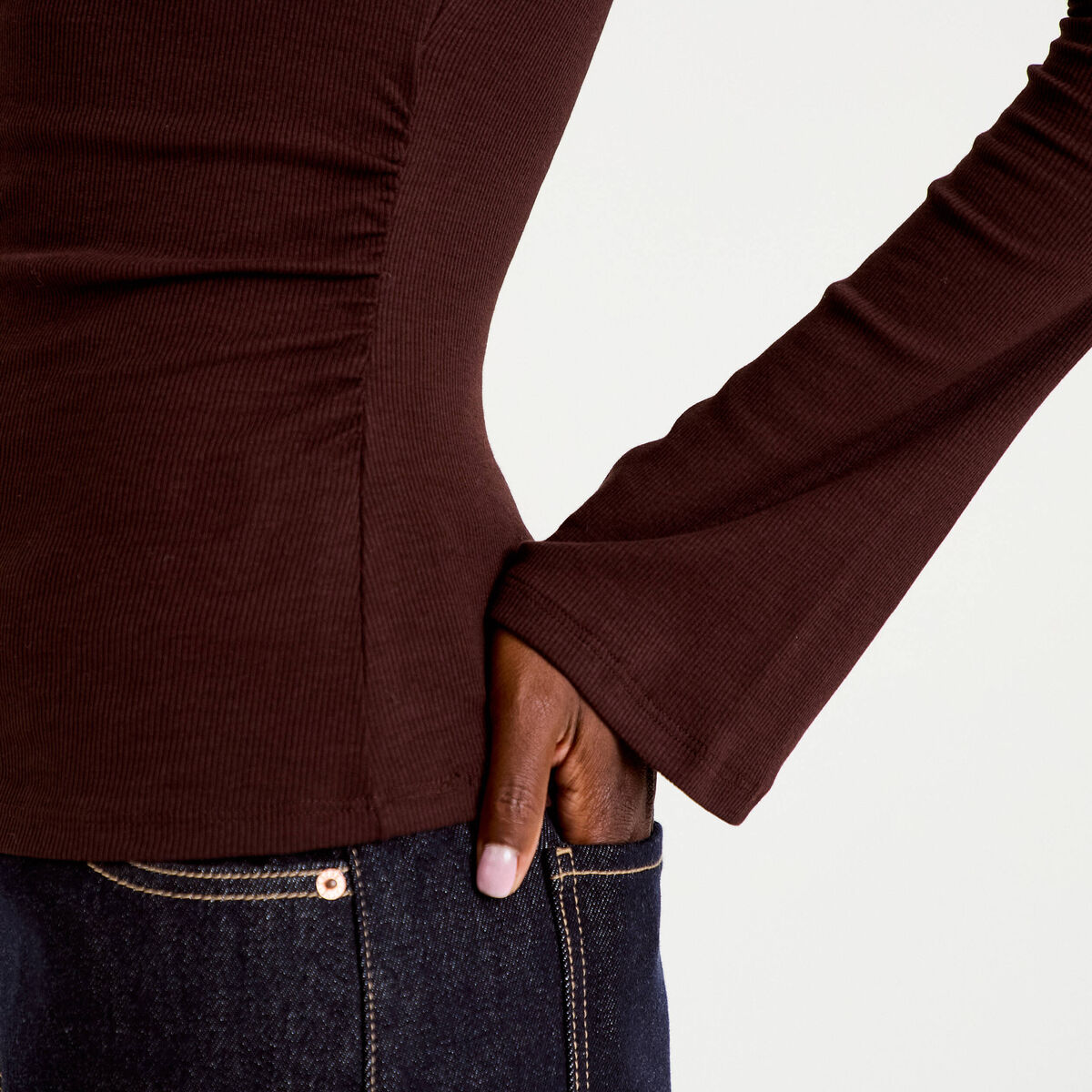 T-shirt ajust&eacute; col rond manches longues marron fonc&eacute; femme