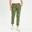 Pantalon chino slim 7/8&egrave;me vert femme