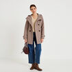 manteau ajust&eacute; 3/4 &agrave; capuche taupe femme