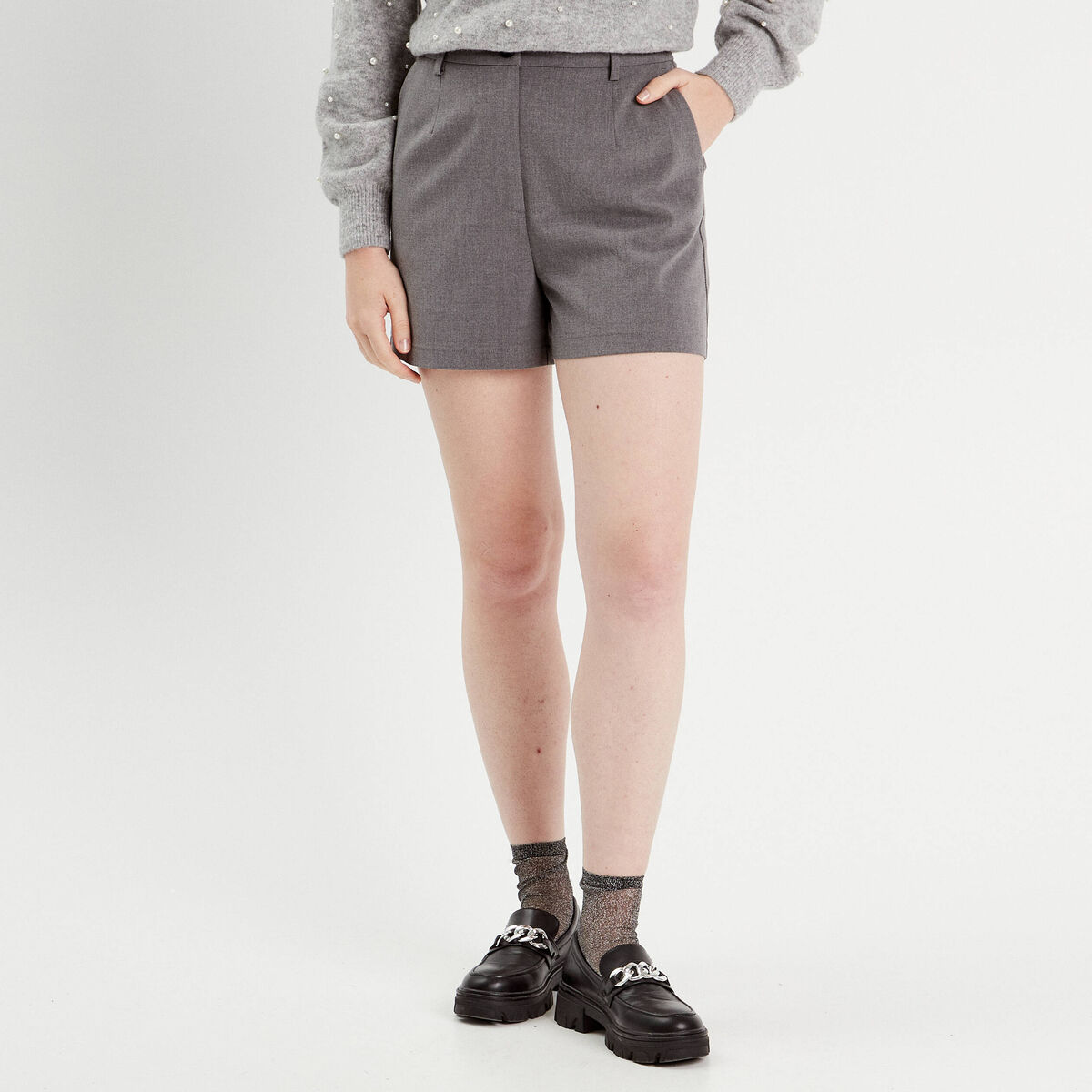 Short large avec pinces gris foncé femme