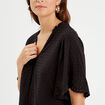 Blouse manches courtes brodée noir femme