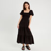 Robe longue évasée smockée noir femme