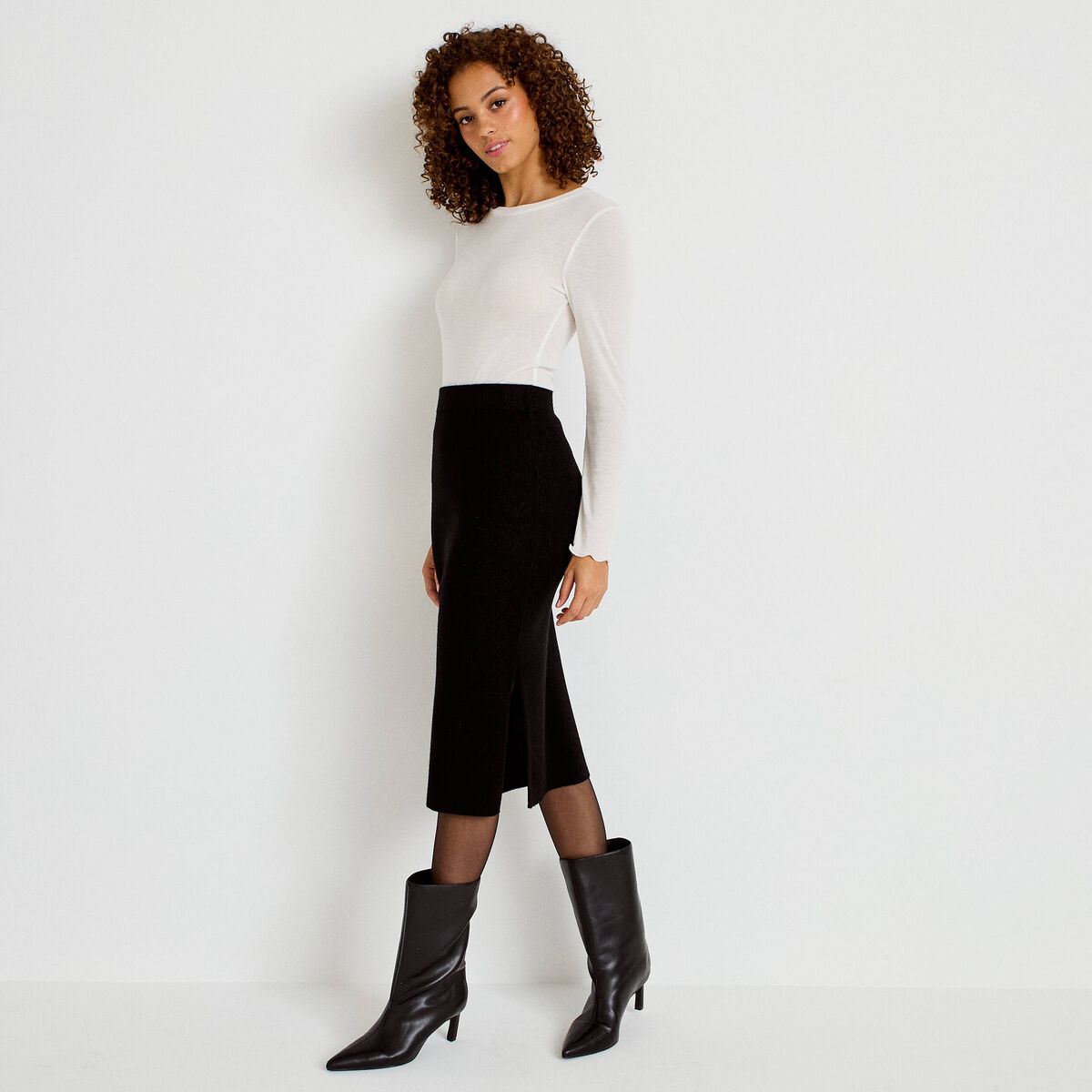 Jupe ajust&eacute;e longueur 3/4 noir femme
