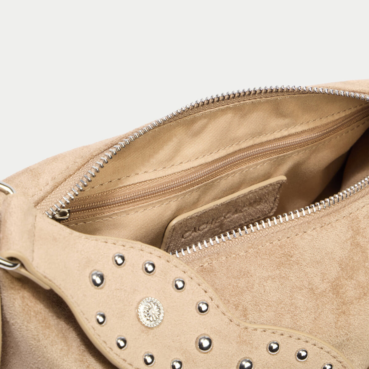 Sac port&eacute; &eacute;paule d&eacute;tails clout&eacute;s marron femme