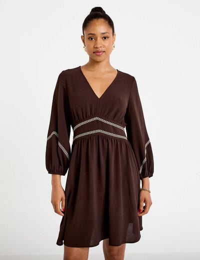 Robe courte &eacute;vas&eacute;e col v manches 3/4 marron fonc&eacute; femme