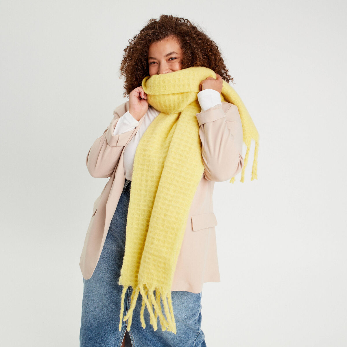 Écharpe avec franges jaune clair femme