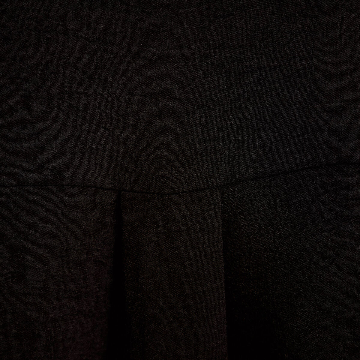 Chemise droite pliss&eacute;e manches longues noir femme
