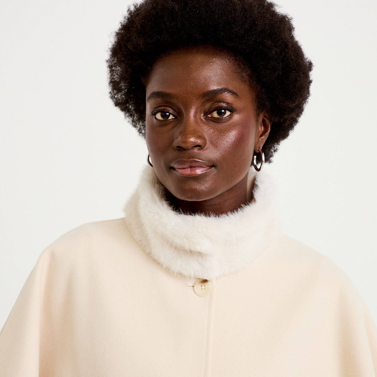 Poncho en fausse fourrure ivoire femme