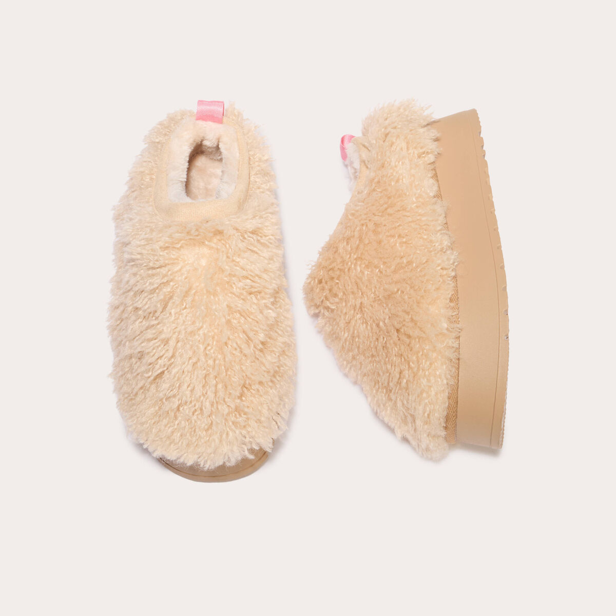 Chaussons fausse fourrure sable femme