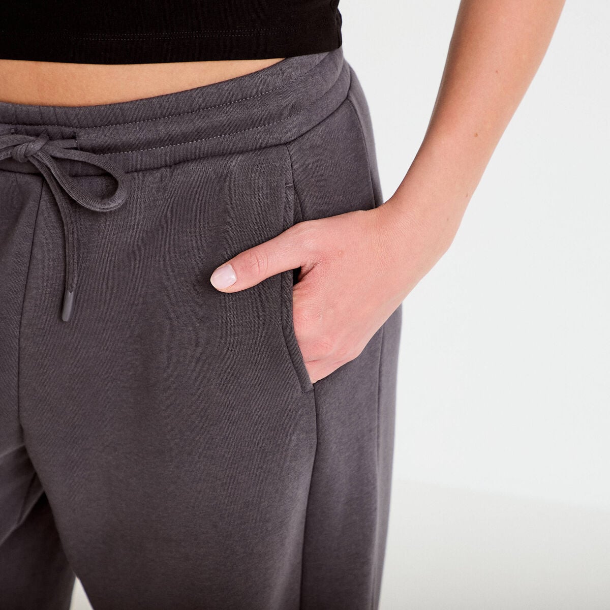 Jogging large taille basse gris fonc&eacute; femme