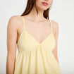 Top fines bretelles avec studs jaune pastel femme