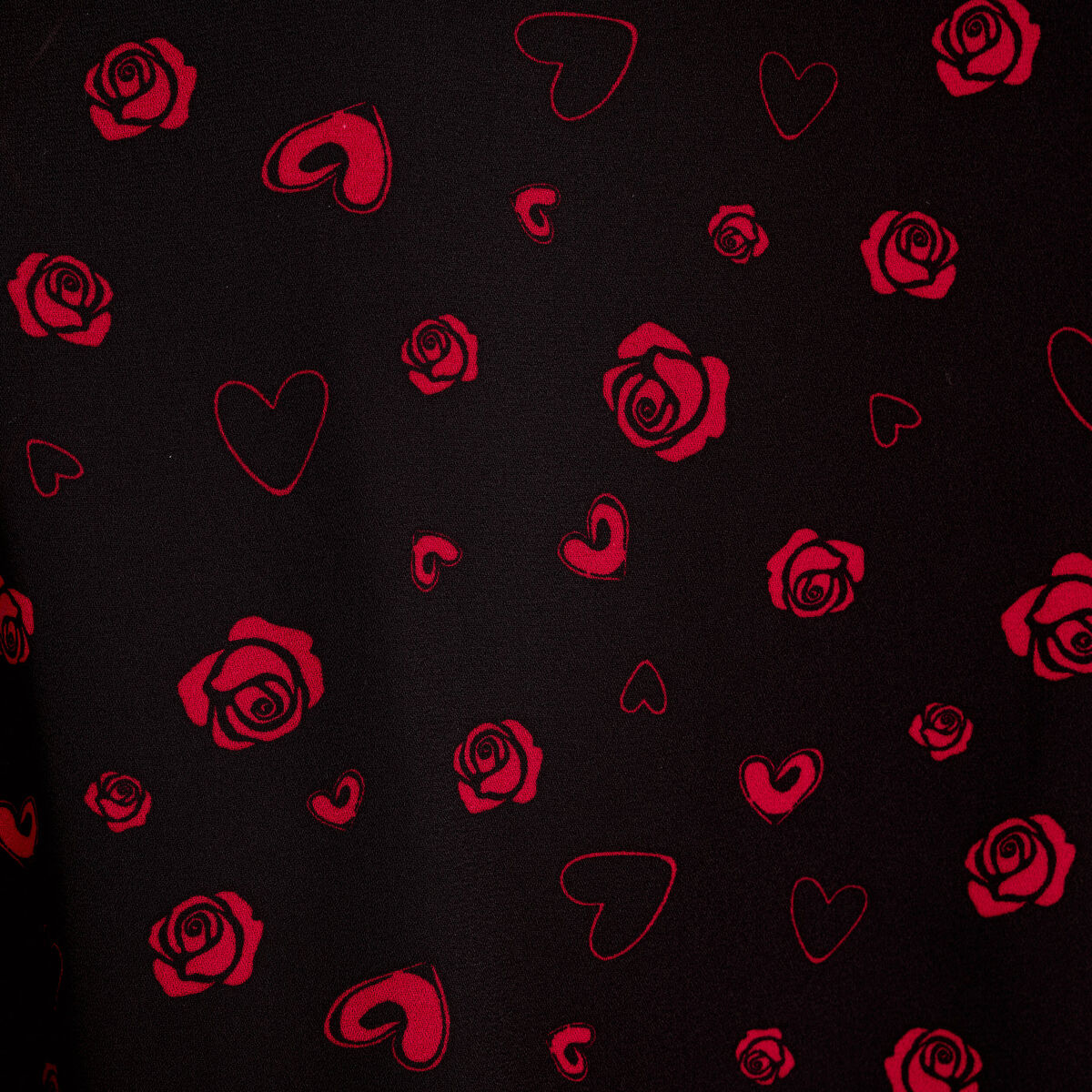 Blouse courte taille smock&eacute;e noir femme