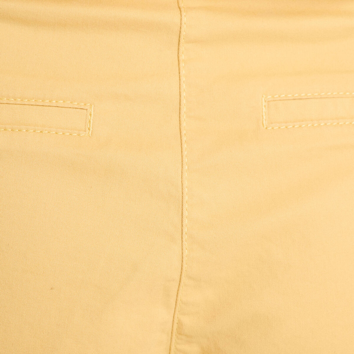 Short chino ceinturé jaune clair femme