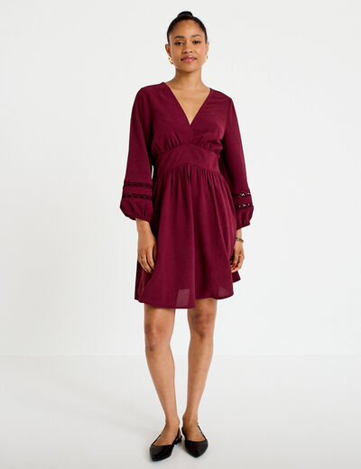 Robe courte &eacute;vas&eacute;e col v manches 3/4 bordeaux femme