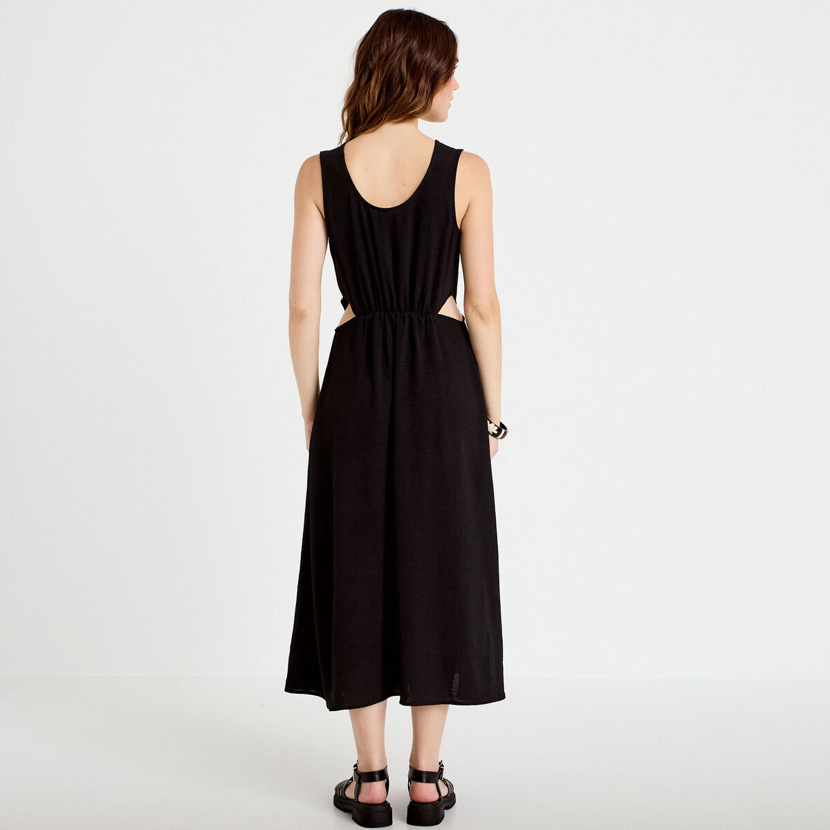 Robe &eacute;vas&eacute;e 3/4 sans manches col rond noir femme