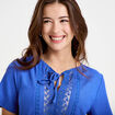 Blouse col v manches courtes dentelle bleu electrique femme