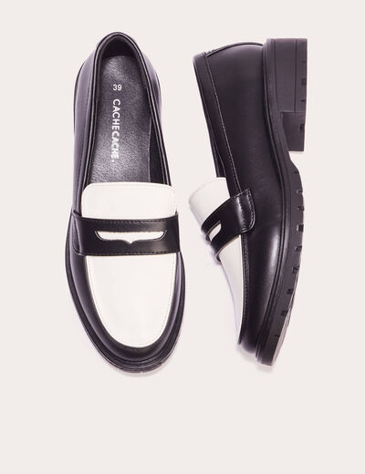 Mocassins vernis crantés ecru femme