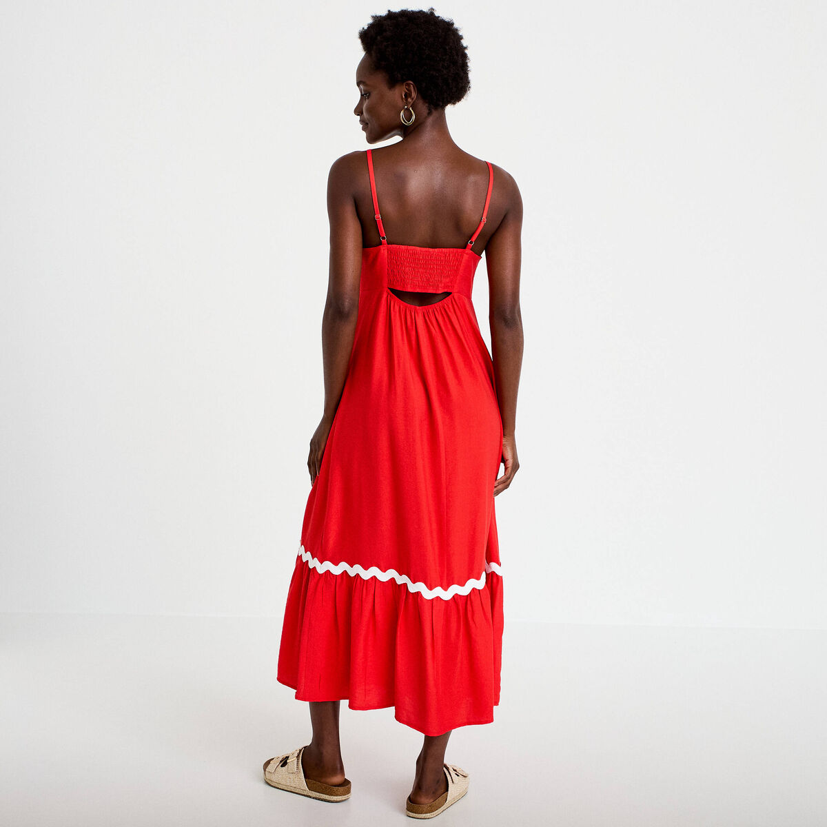 Robe longue &eacute;vas&eacute;e col v cr&ecirc;pe rouge femme
