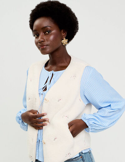 Gilet sans manches brod&eacute; effet polaire blanc femme