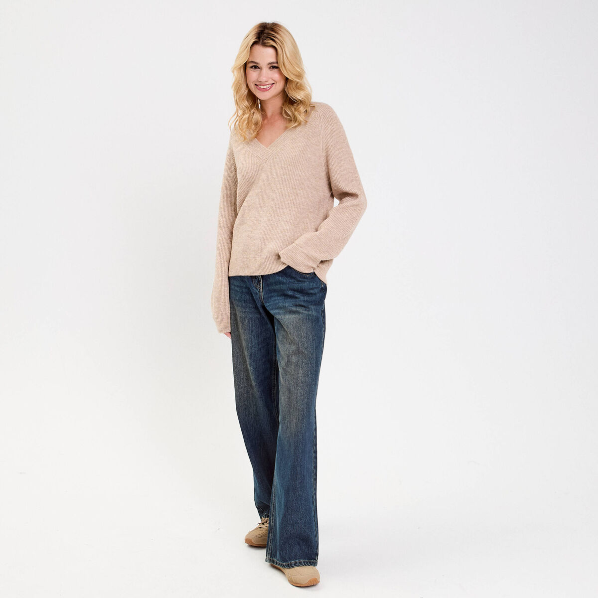 Pull avec col en V beige femme