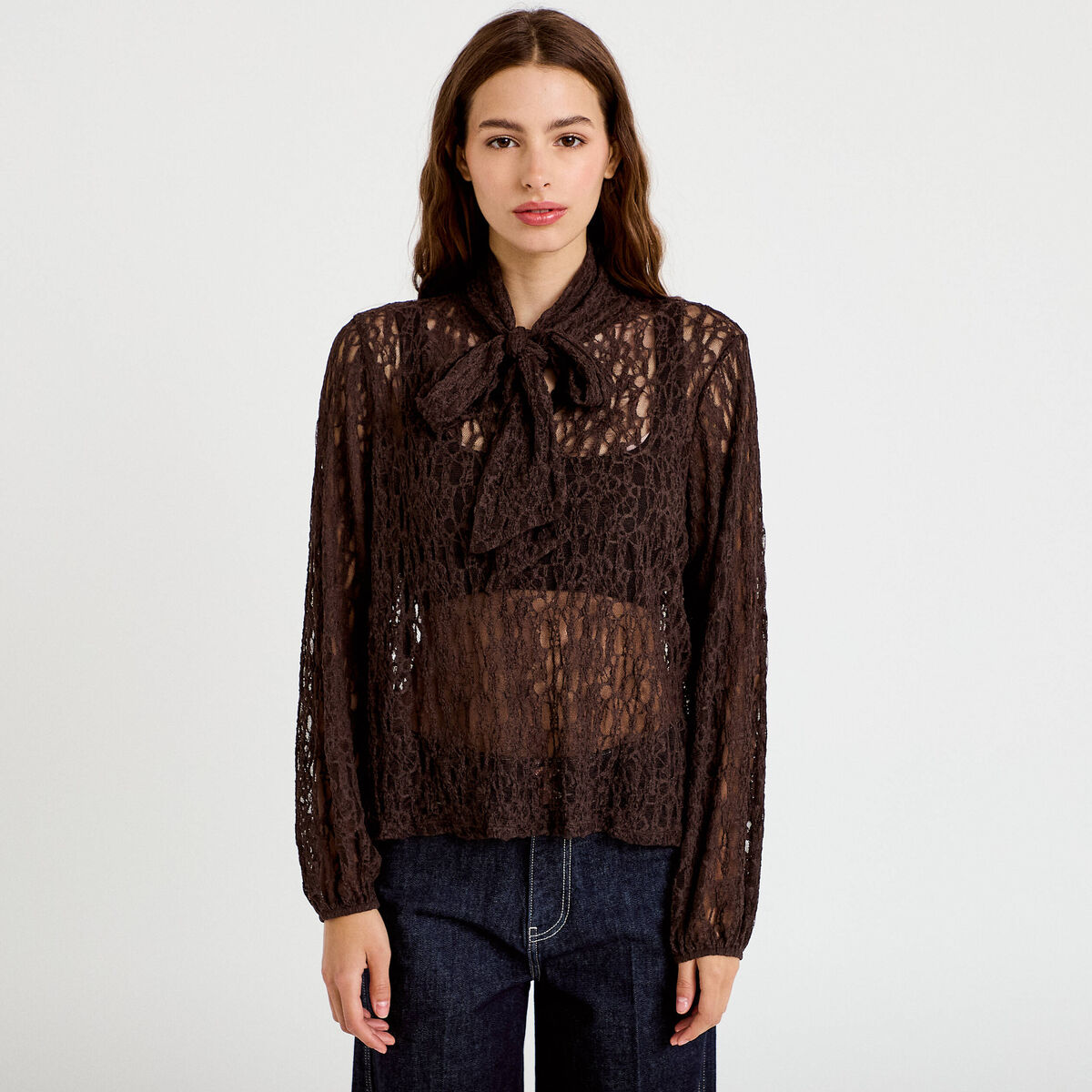 Blouse droite col montant dentelle marron fonc&eacute; femme